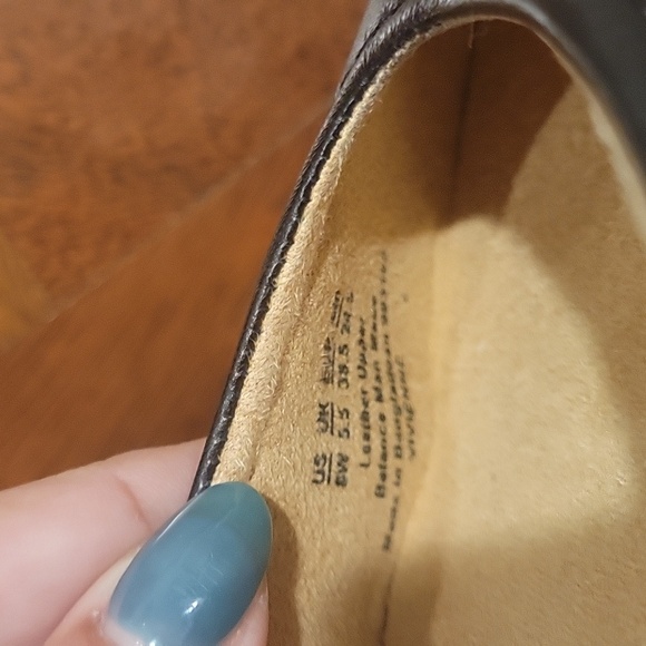 NWOB Naturalizer Women's Classic Black Flats 8W - Picture 4 of 4